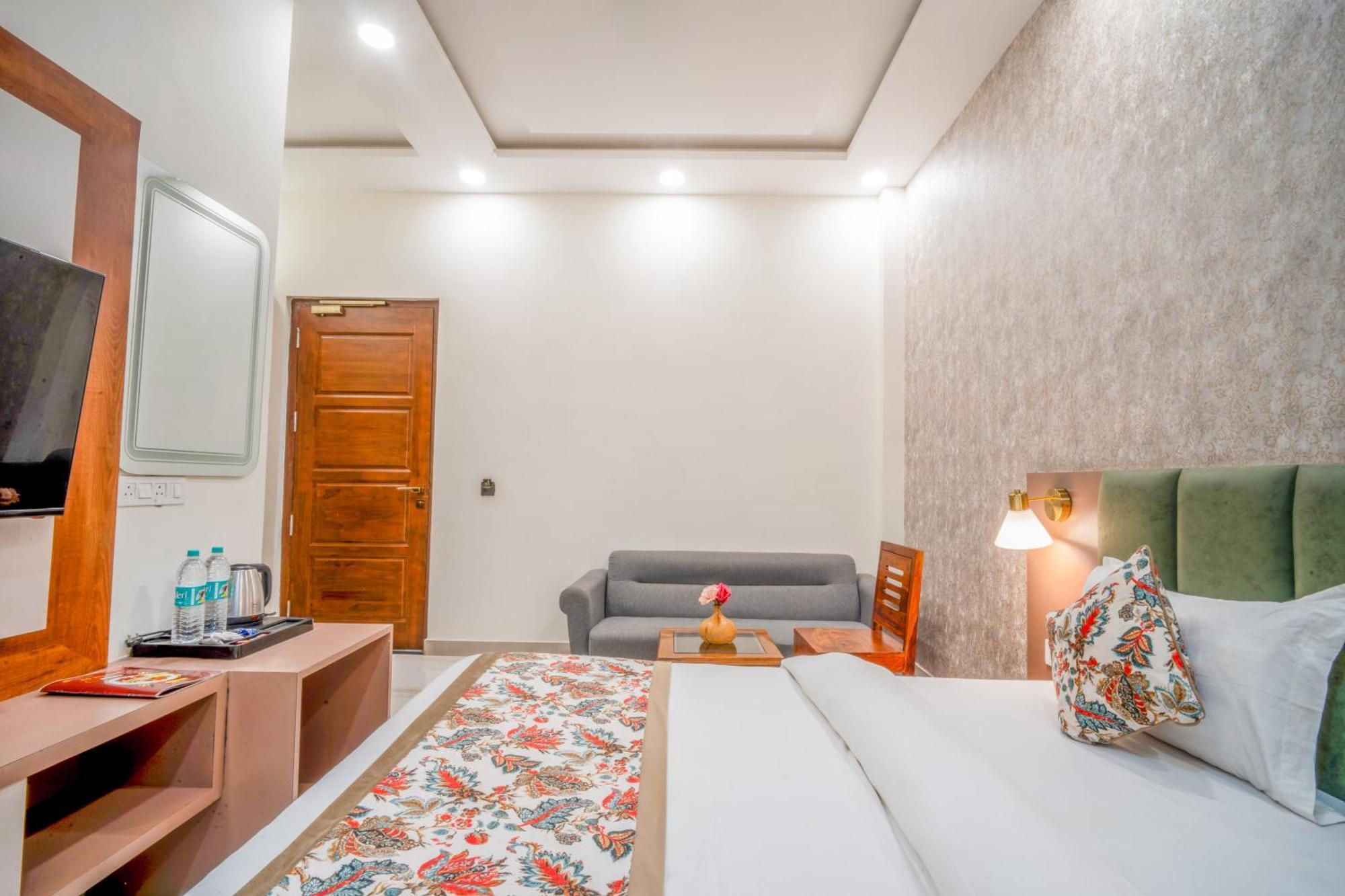 Royal Delight Resort Madina Exterior foto